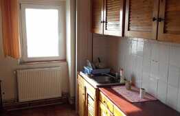 De vanzare apartament cu 3 camere, 68 mp, zona Iulius Mall