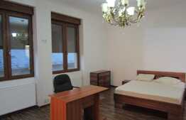 Apartament 4 camere, 145 mp, boxa, curte comuna, zona Piata Muzeului