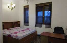 Apartament 4 camere, 145 mp, boxa, curte comuna, zona Piata Muzeului