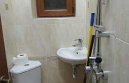 Apartament 4 camere, 145 mp, boxa, curte comuna, zona Piata Muzeului