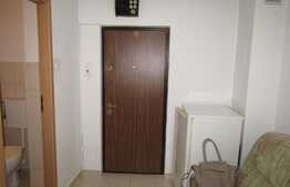 De vanzare garsoniera, 41,65 mp, decomandata, etaj intermediar, zona Kaufland