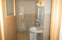 De vanzare garsoniera, 41,65 mp, decomandata, etaj intermediar, zona Kaufland