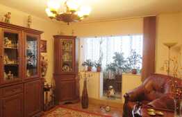 Apartament 4 camere, 65 mp, garaj, boxe subsol, zona Aleea Retezat