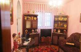 Apartament 4 camere, 65 mp, garaj, boxe subsol, zona Aleea Retezat