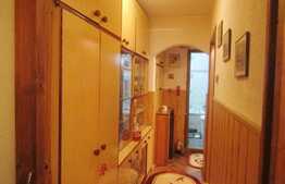 Apartament 4 camere, 65 mp, garaj, boxe subsol, zona Aleea Retezat