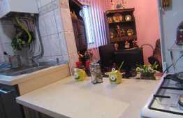 Apartament 4 camere, 65 mp, garaj, boxe subsol, zona Aleea Retezat