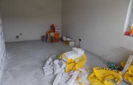 Apartament 2 camere, balcon de 11 mp, parcare! Zona strazii Florilor!