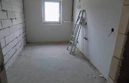 Apartament 2 camere, balcon de 11 mp, parcare! Zona strazii Florilor!