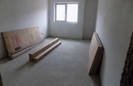 Apartament 2 camere, balcon de 11 mp, parcare! Zona strazii Florilor!