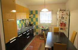 Apartament 3 camere, 65 mp, decomandat, parcare, boxa, zona Iulius Mall