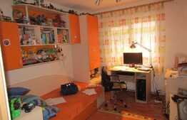Apartament 3 camere, 65 mp, decomandat, parcare, boxa, zona Iulius Mall