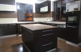 Apartament de inchiriat, 150 mp, terasa 30 mp, prima inchiriere, zona strazii Meteor! Potrivit si pentru spatiu de birouri.