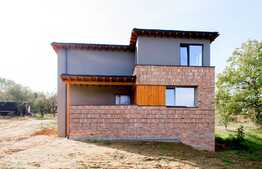 Casa individuala 157 mp utili, teren de 1500mp,  zona linistita