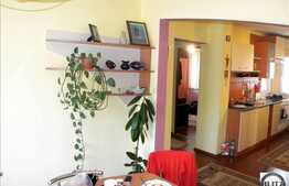 Vanzare 4 camere, decomandat pe strada Fantanele