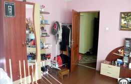 Vanzare 4 camere, decomandat pe strada Fantanele