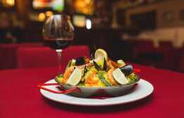 Restaurant cu terasa in zona foarte buna