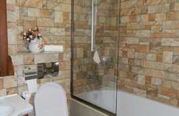 Apartament cu 3 camere,  85 mp, aer conditionat, zona Complex Platinia