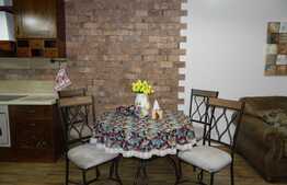 Apartament cu 3 camere,  85 mp, aer conditionat, zona Complex Platinia