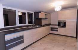 Apartament ce se joaca cu spatiul. 90 mp, parcare, zona strazii Scortarilor