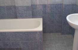 3 camere semidecomandate, 70 mp utili, zona Aleea Negoiu. Nemobilat!