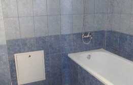 3 camere semidecomandate, 70 mp utili, zona Aleea Negoiu. Nemobilat!