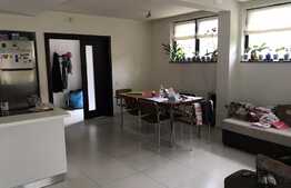 Casa de vanzare, 208 mp, cu teren de 400 mp, zona de case