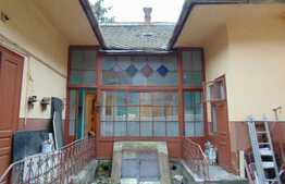 Vanzare casa, 272 mp, 302 mp teren, zona centrala!