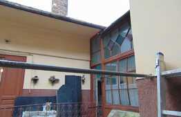 Vanzare casa, 272 mp, 302 mp teren, zona centrala!