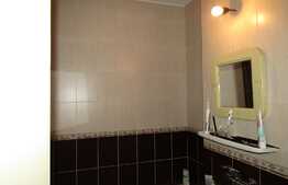 De vanzare garsoniera, 29 mp, decomandata, etaj intermediar, zona Mc Donalds