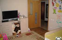 Apartament 3 camere decomandate,84 mp utili,loc de parcare si boxa,zona Campului