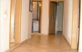 Apartament 3 camere decomandate,84 mp utili,loc de parcare si boxa,zona Campului