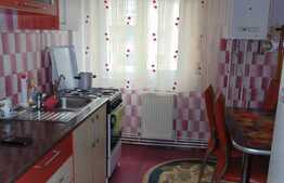 3 camere, 65 mp, decomandat, etaj intermediar, garaj, boxa subsol, zona Kaufland