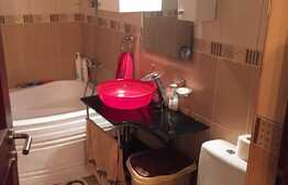 Vanzare 2 camere, 35.5 mp, la CHEIE! Pod! Zona strazii Florilor! Parcare cu CF!