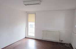 Apartament 5 camere, 112 mp, decomandat, curte 70 mp, pod, zona strazii Fabricii