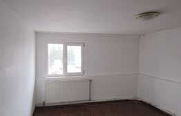 Apartament 5 camere, 112 mp, decomandat, curte 70 mp, pod, zona strazii Fabricii