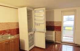 Apartament 5 camere, 112 mp, decomandat, curte 70 mp, pod, zona strazii Fabricii