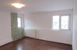 Apartament 5 camere, 112 mp, decomandat, curte 70 mp, pod, zona strazii Fabricii