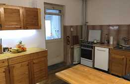 Apartament 3 camere, 73 mp, decomandat, garaj, zona Piata Marasti