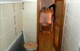 De vanzare apartament cu 2 camere, dispus pe 2 nivele , cu scara interioara