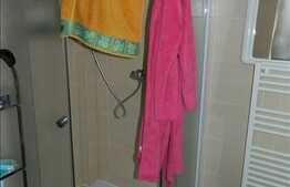 De vanzare apartament cu 2 camere, dispus pe 2 nivele , cu scara interioara