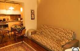 De vanzare apartament cu 2 camere, dispus pe 2 nivele , cu scara interioara