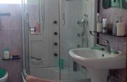 Apartament 2 camere, 57 mp, decomandat, boxa la subsol, zona Petrom