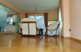 Casa de 210 mp utili, teren de 340 mp! Zona linistita!