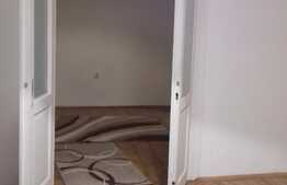 De vanzare apartament cu 2 camere, 74 mp, 2 boxe, zona Facultatii de Litere