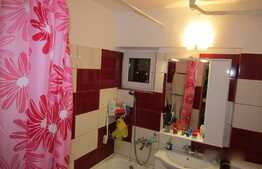 Apartament 3 camere, 70 mp, decomandat, parcare, etaj intermediar, zona Big