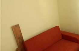 De vanzare  2 camere,  decomandat cu balcon de 8 mp, zona Polus
