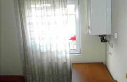 De vanzare  2 camere,  decomandat cu balcon de 8 mp, zona Polus