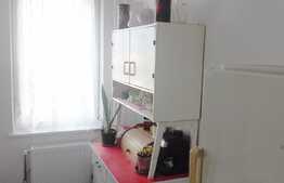 Apartament 2 camere, 46 mp, etaj intermediar, boxa, zona Piata Hermes
