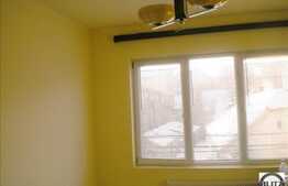 1 camera de vanzare! Zona Cipariu!