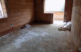 Vanzare duplex de 124 mp utili, teren de 200 mp! Zona de case!